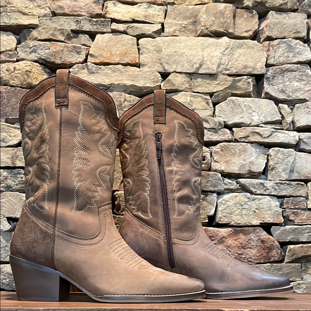Women’s Western Heeled Boots in Brown